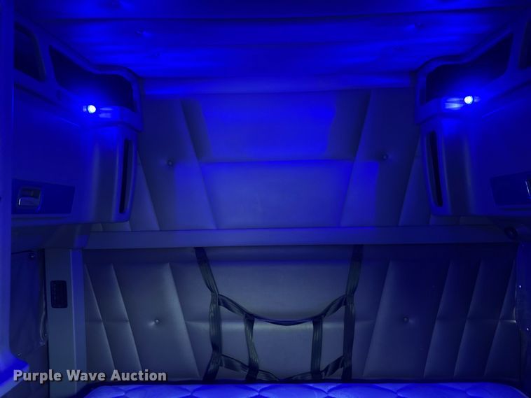 image for item YA2878 2023 Peterbilt 389 semi truck