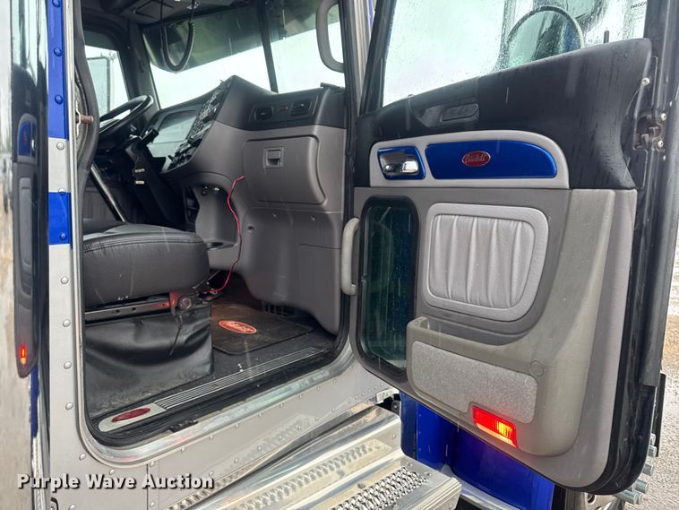 image for item YA2878 2023 Peterbilt 389 semi truck