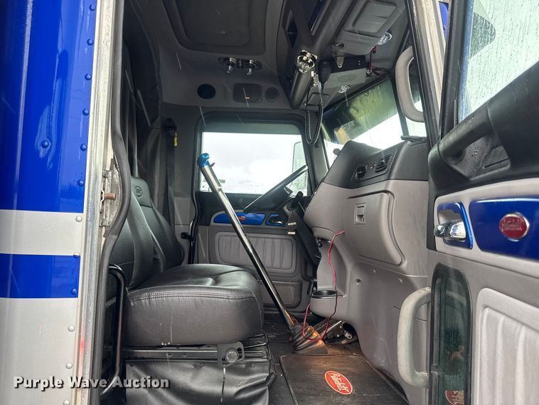 image for item YA2878 2023 Peterbilt 389 semi truck