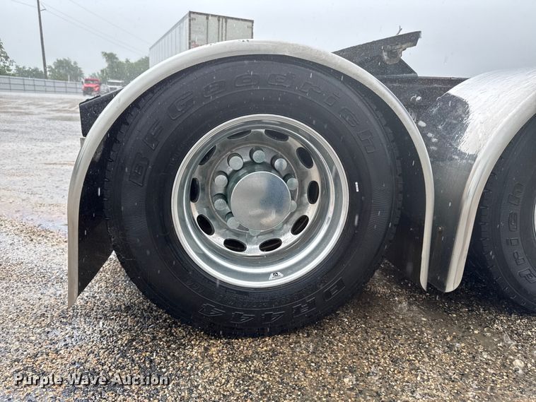 image for item YA2878 2023 Peterbilt 389 semi truck