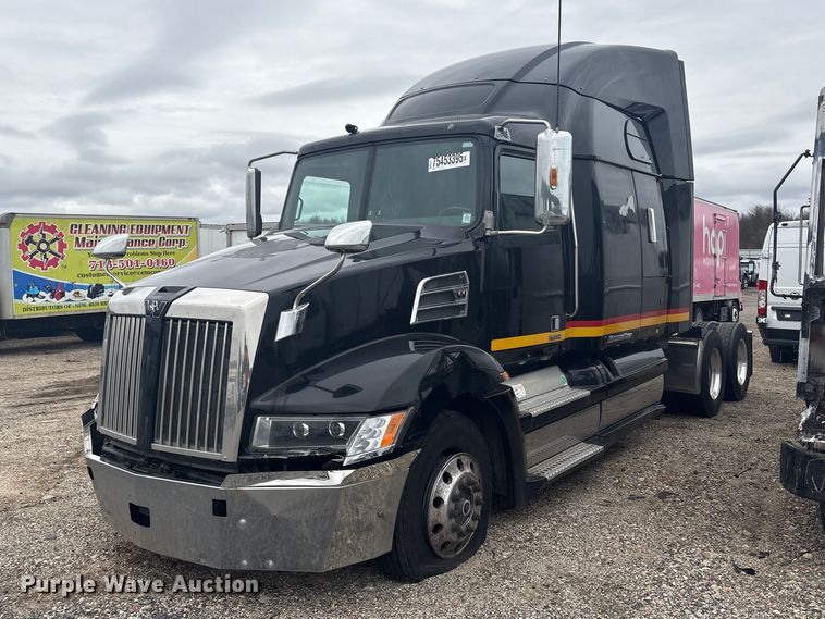 image for item YA2949 2017 Western Star 5700XE semi truck