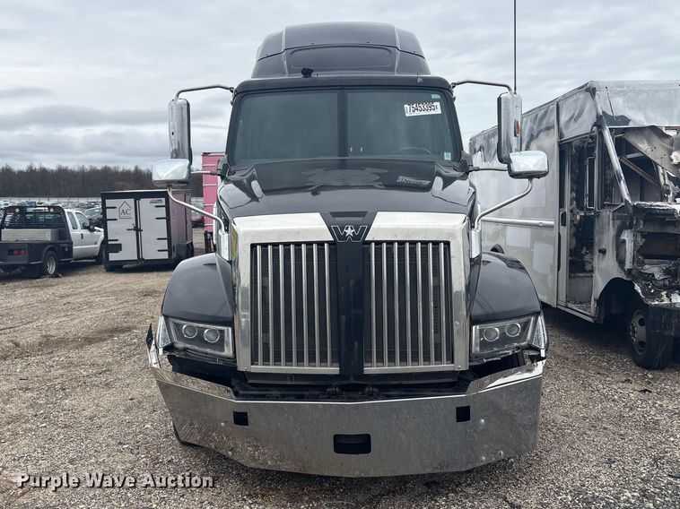 image for item YA2949 2017 Western Star 5700XE semi truck