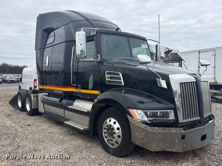 image for item YA2949 2017 Western Star 5700XE semi truck