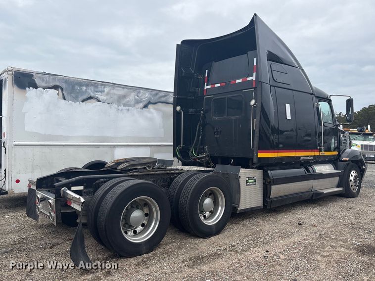 image for item YA2949 2017 Western Star 5700XE semi truck