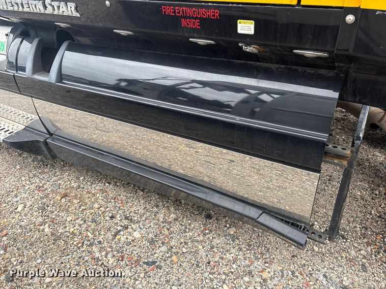 image for item YA2949 2017 Western Star 5700XE semi truck