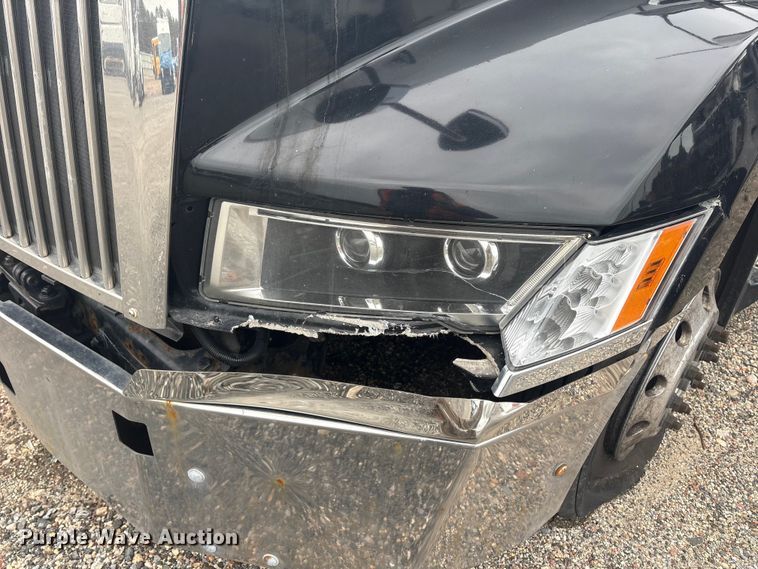 image for item YA2949 2017 Western Star 5700XE semi truck