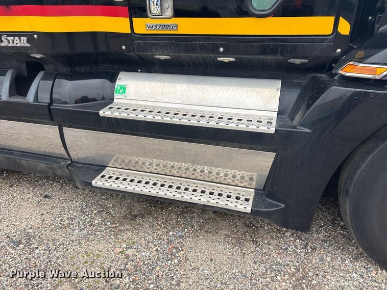 image for item YA2949 2017 Western Star 5700XE semi truck