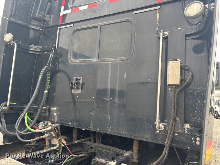 image for item YA2949 2017 Western Star 5700XE semi truck