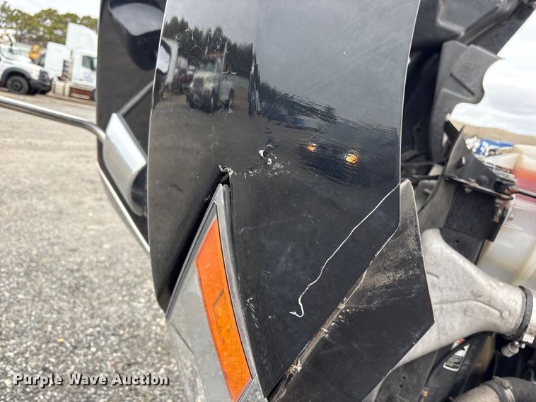 image for item YA2949 2017 Western Star 5700XE semi truck