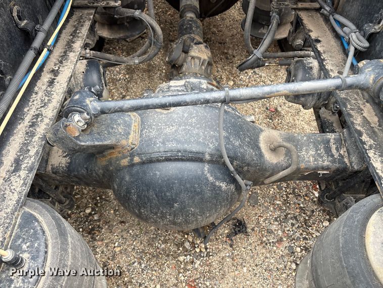 image for item YA2949 2017 Western Star 5700XE semi truck