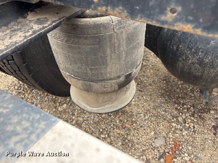 image for item YA2949 2017 Western Star 5700XE semi truck