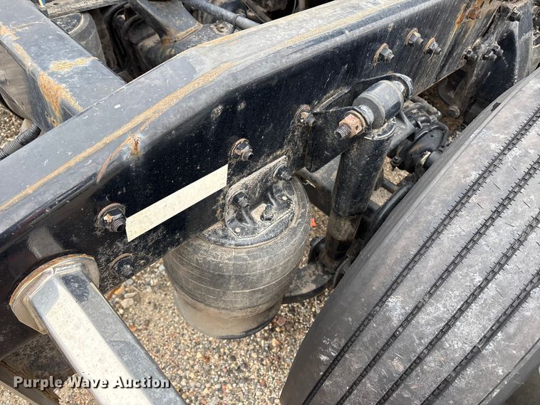 image for item YA2949 2017 Western Star 5700XE semi truck