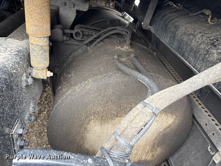 image for item YA2949 2017 Western Star 5700XE semi truck