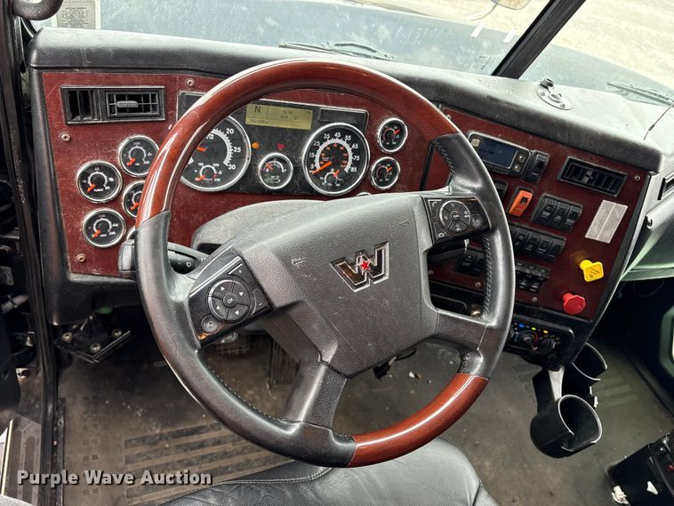 image for item YA2949 2017 Western Star 5700XE semi truck