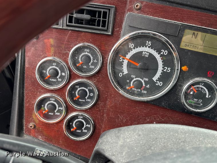 image for item YA2949 2017 Western Star 5700XE semi truck