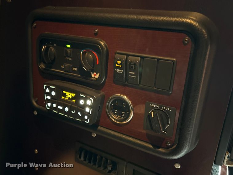 image for item YA2949 2017 Western Star 5700XE semi truck