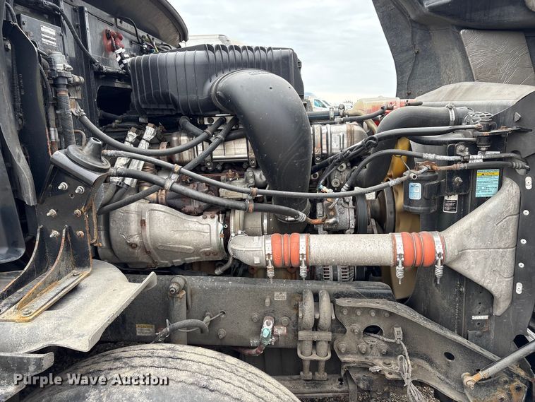 image for item YA2949 2017 Western Star 5700XE semi truck