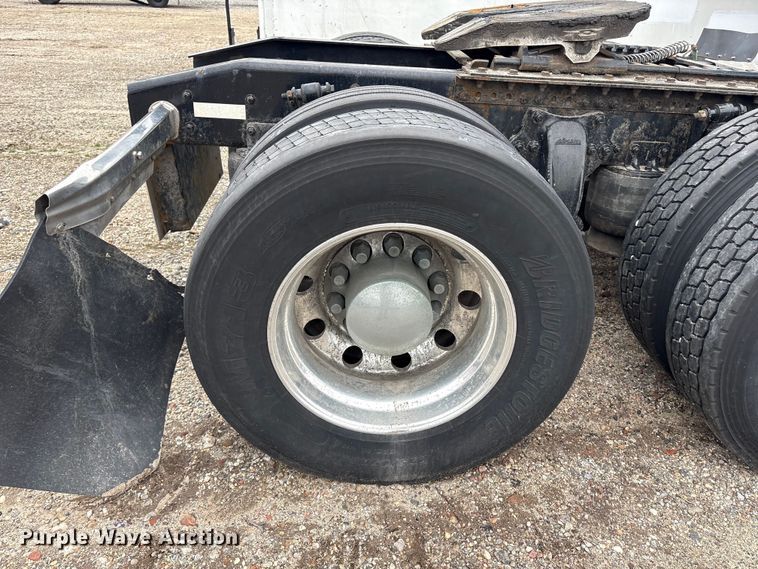 image for item YA2949 2017 Western Star 5700XE semi truck