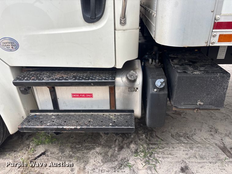 image for item YA2971 2019 Freightliner Business Class M2 box truck