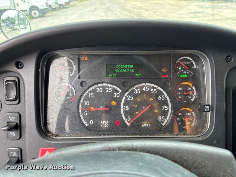 image for item YA2971 2019 Freightliner Business Class M2 box truck