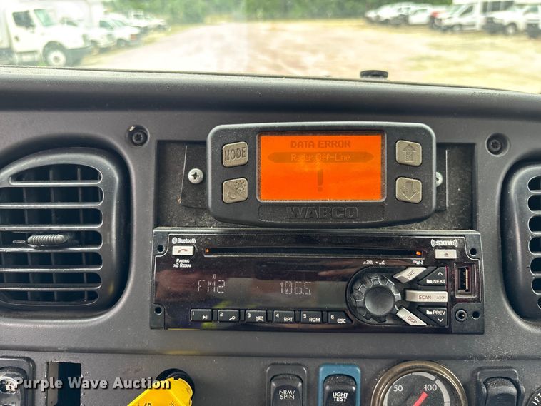 image for item YA2971 2019 Freightliner Business Class M2 box truck