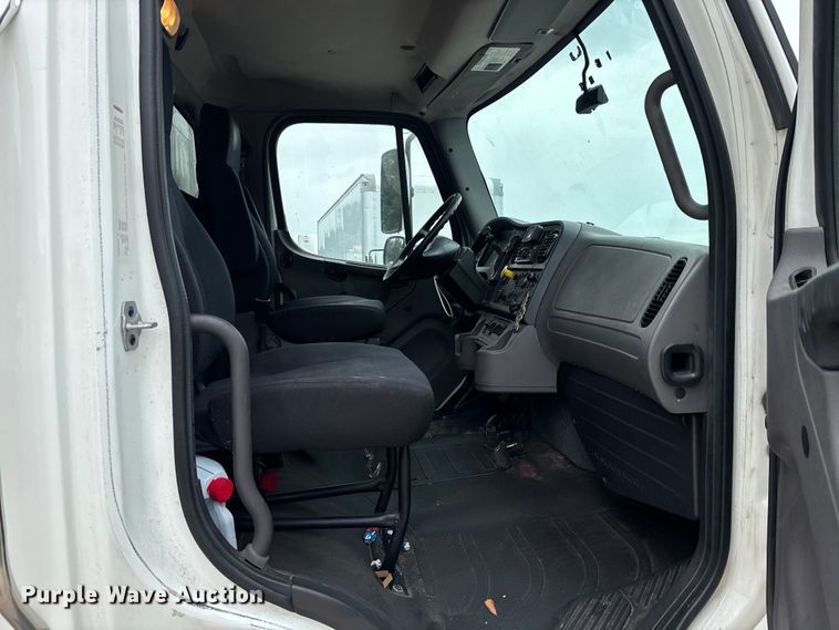 image for item YA2971 2019 Freightliner Business Class M2 box truck
