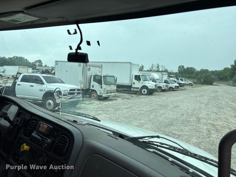 image for item YA2971 2019 Freightliner Business Class M2 box truck