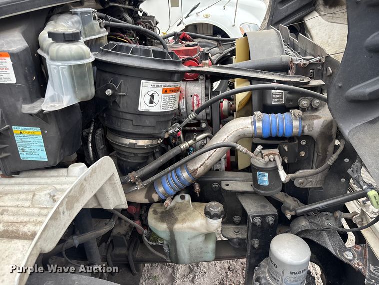 image for item YA2971 2019 Freightliner Business Class M2 box truck