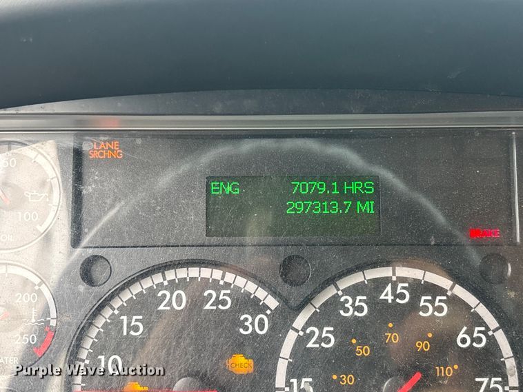 image for item YA2971 2019 Freightliner Business Class M2 box truck