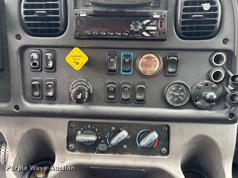 image for item YA2972 2019 Freightliner Business Class M2 box truck