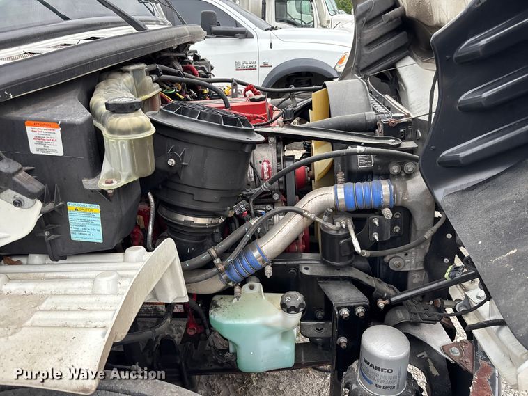 image for item YA2972 2019 Freightliner Business Class M2 box truck