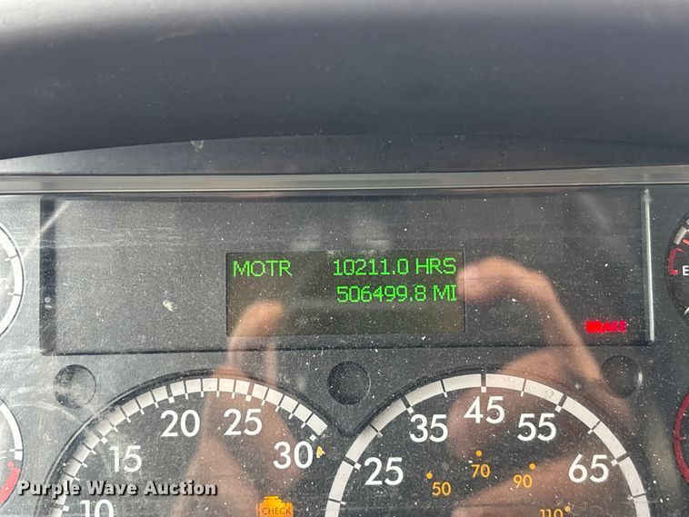 image for item YA2972 2019 Freightliner Business Class M2 box truck