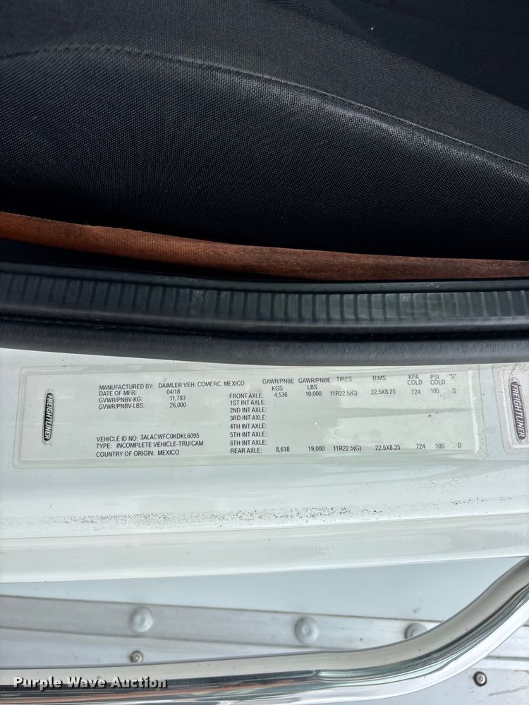 image for item YA2972 2019 Freightliner Business Class M2 box truck