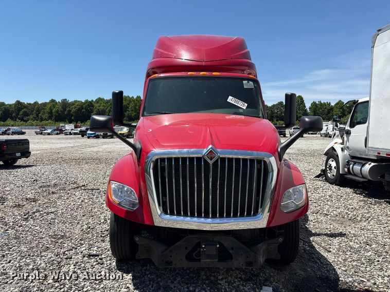 image for item YA3011 2018 International LT625 semi truck