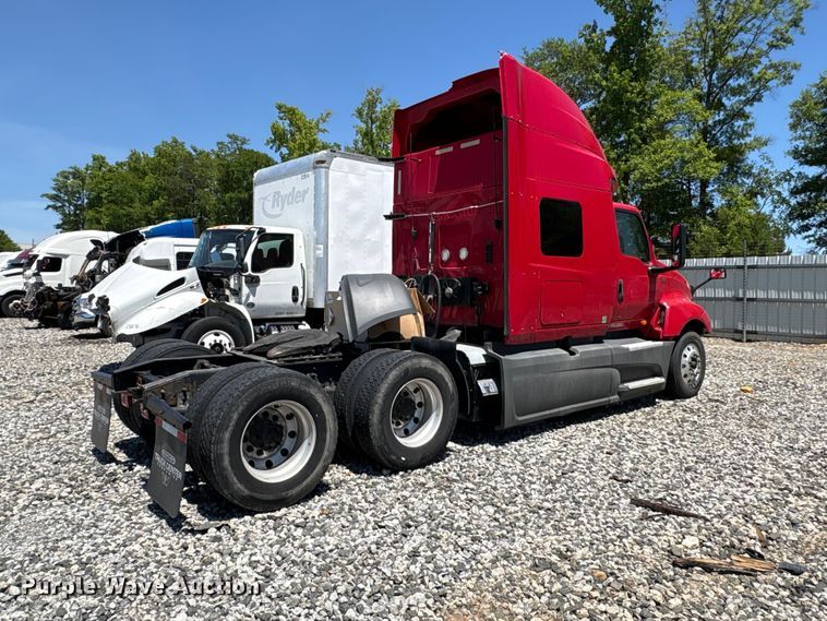 image for item YA3011 2018 International LT625 semi truck