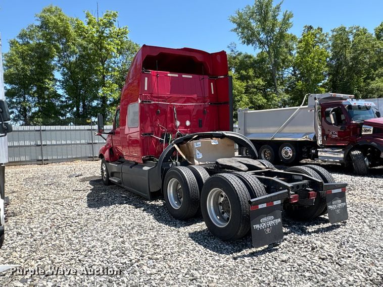 image for item YA3011 2018 International LT625 semi truck