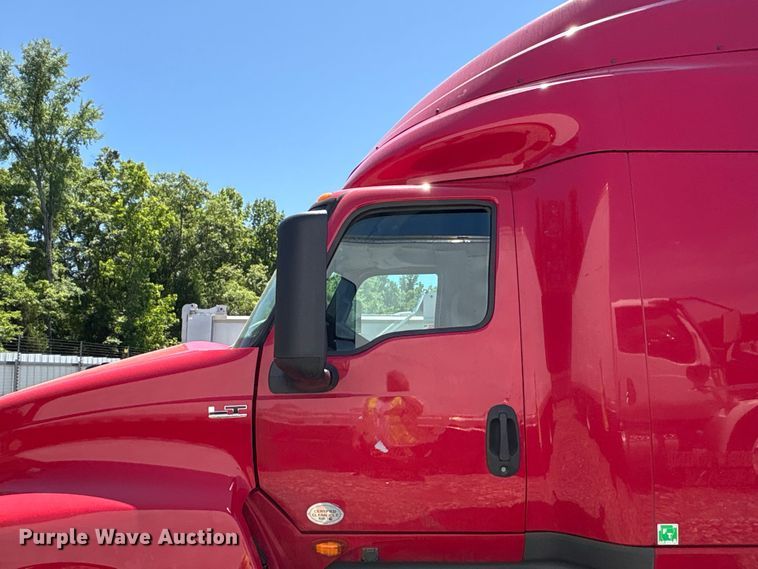image for item YA3011 2018 International LT625 semi truck