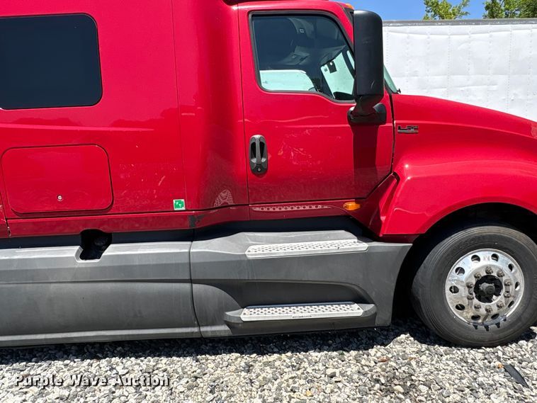 image for item YA3011 2018 International LT625 semi truck
