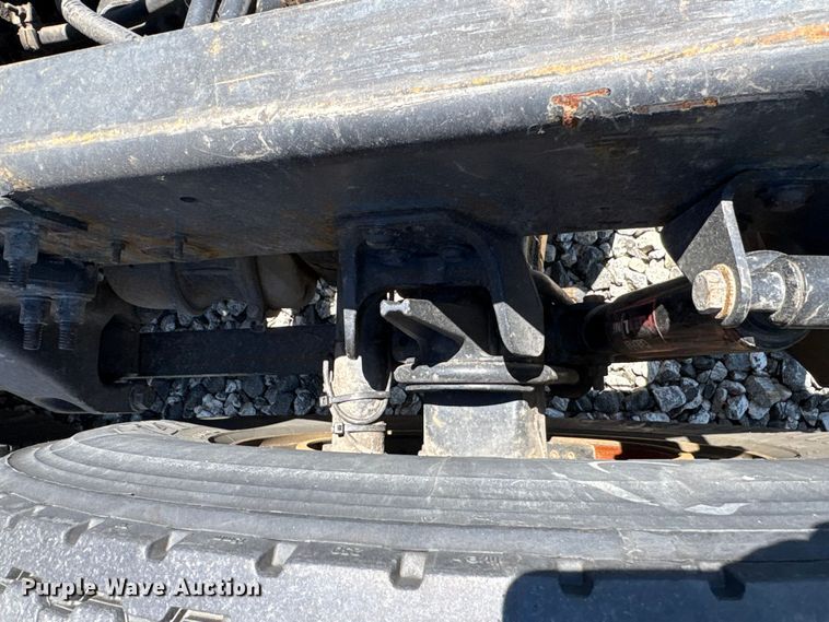 image for item YA3011 2018 International LT625 semi truck