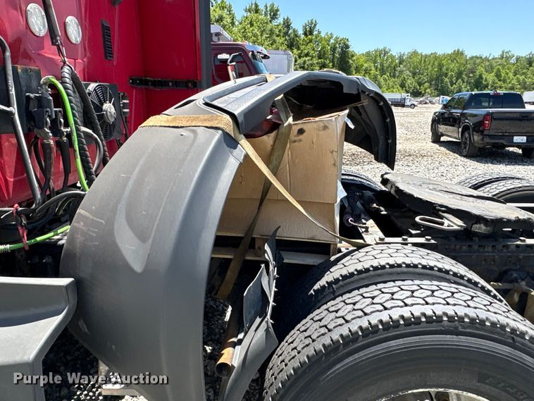 image for item YA3011 2018 International LT625 semi truck