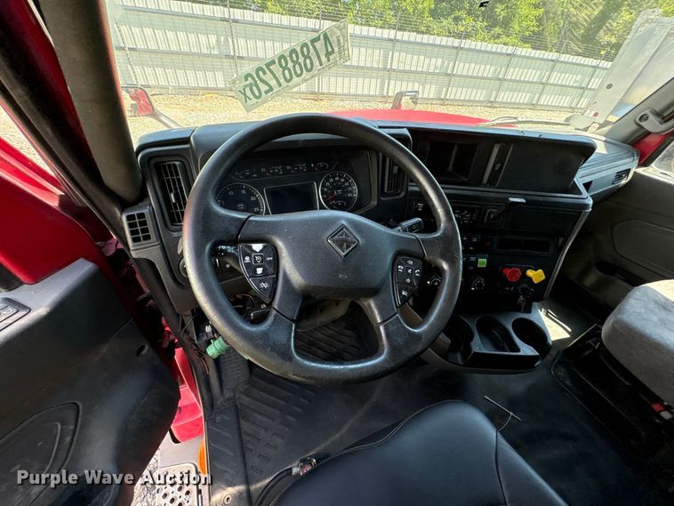 image for item YA3011 2018 International LT625 semi truck