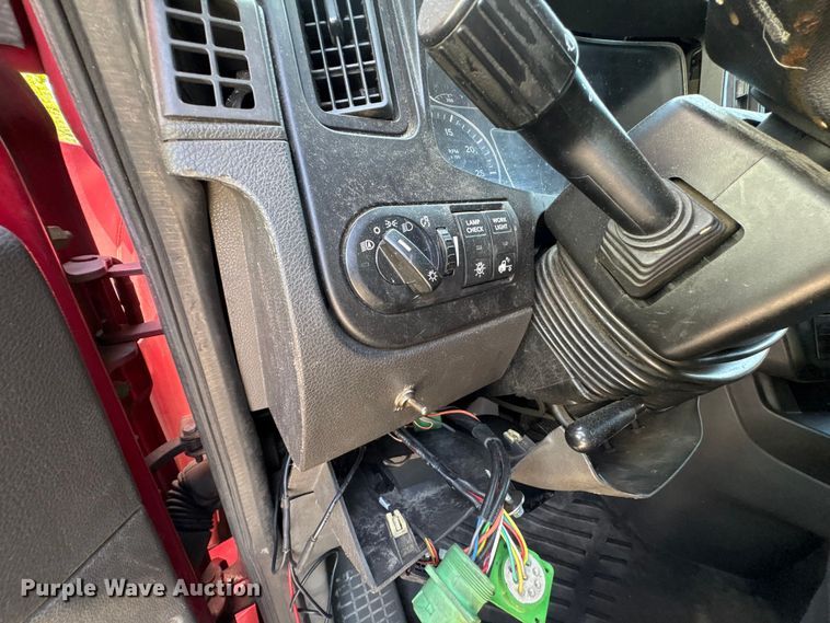 image for item YA3011 2018 International LT625 semi truck