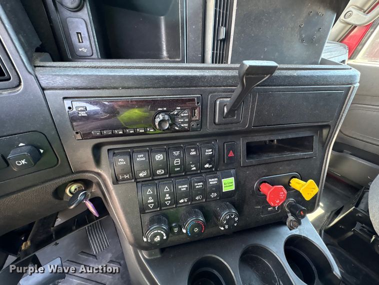 image for item YA3011 2018 International LT625 semi truck