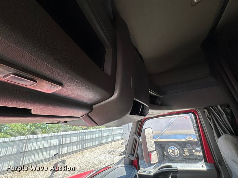 image for item YA3011 2018 International LT625 semi truck