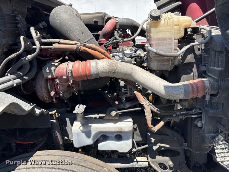 image for item YA3011 2018 International LT625 semi truck