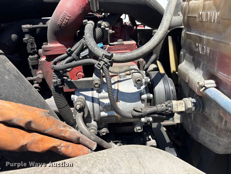 image for item YA3011 2018 International LT625 semi truck