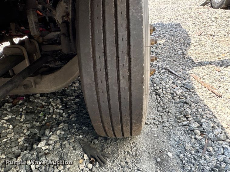 image for item YA3011 2018 International LT625 semi truck