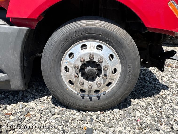 image for item YA3011 2018 International LT625 semi truck