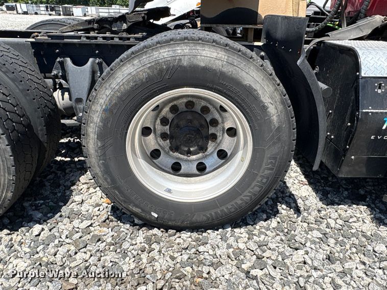 image for item YA3011 2018 International LT625 semi truck
