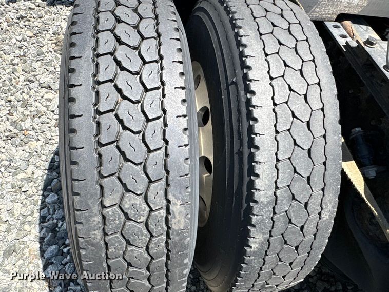 image for item YA3011 2018 International LT625 semi truck